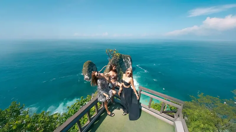 Kelingking Beach cliff and turquoise water at Nusa Penida, Bali